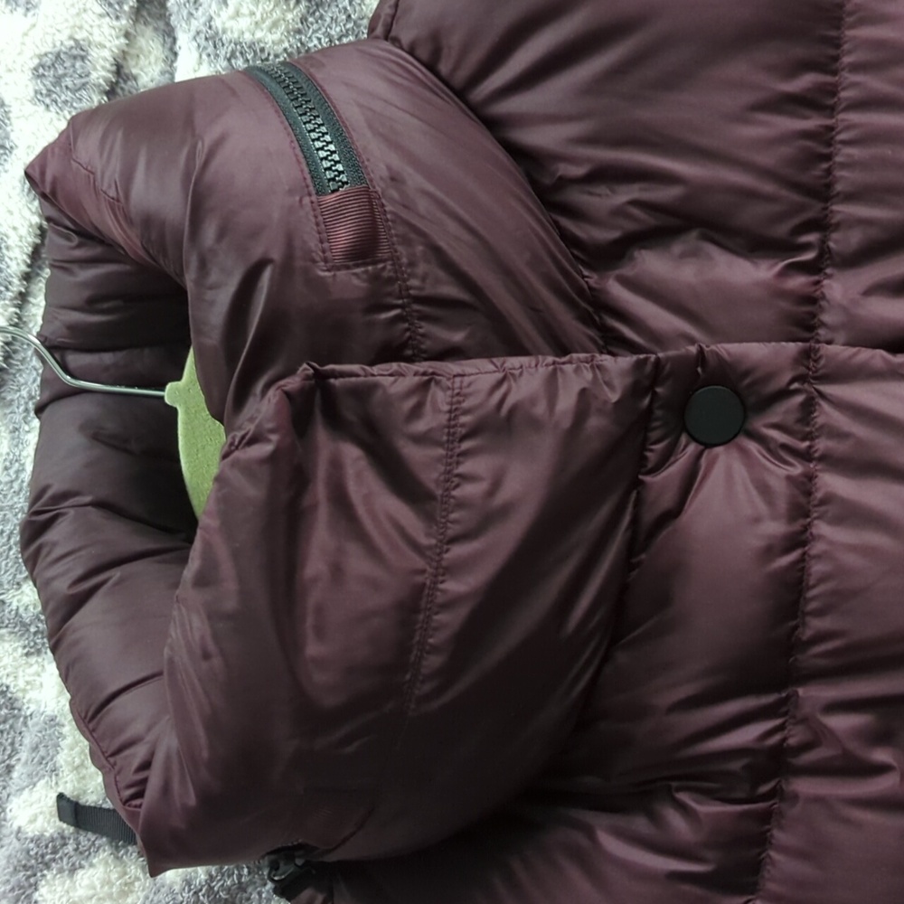 NWT! ~ATHLETA~ BURGUNDY HAVEN DOWN PUFFER VEST-L - Picture 15 of 15